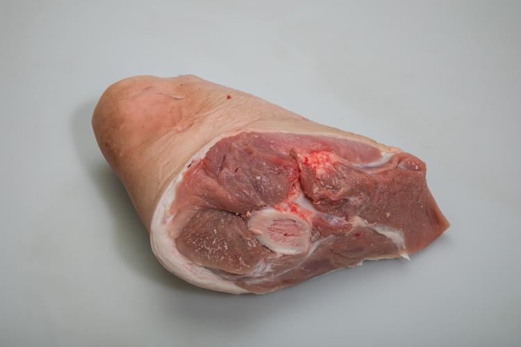codillo de mano con piel